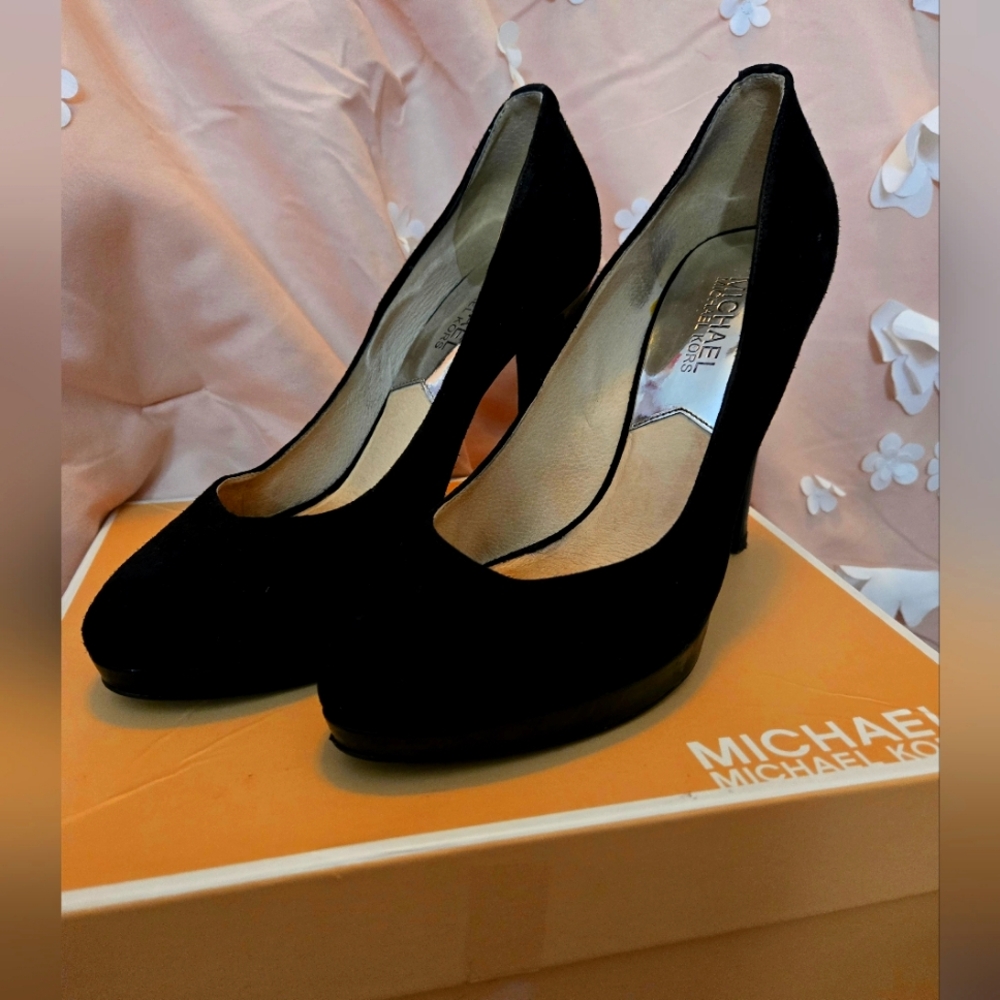 MICHAEL Michael Kors Adena Pumps